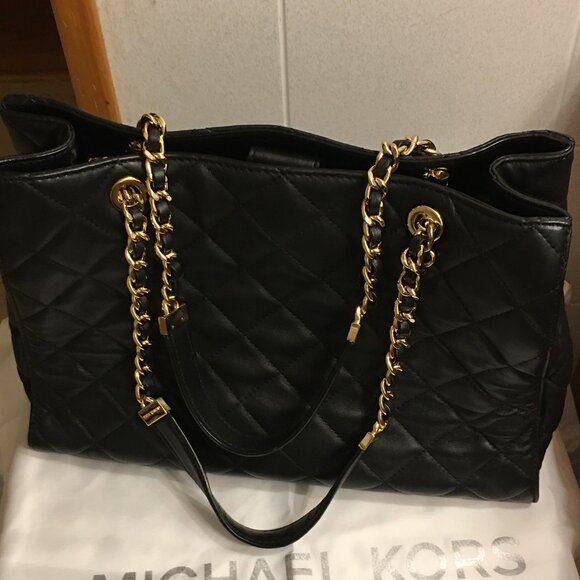 Michael Kors Susannah Large Quilted Black Tote Bag - Picture 3 of 16